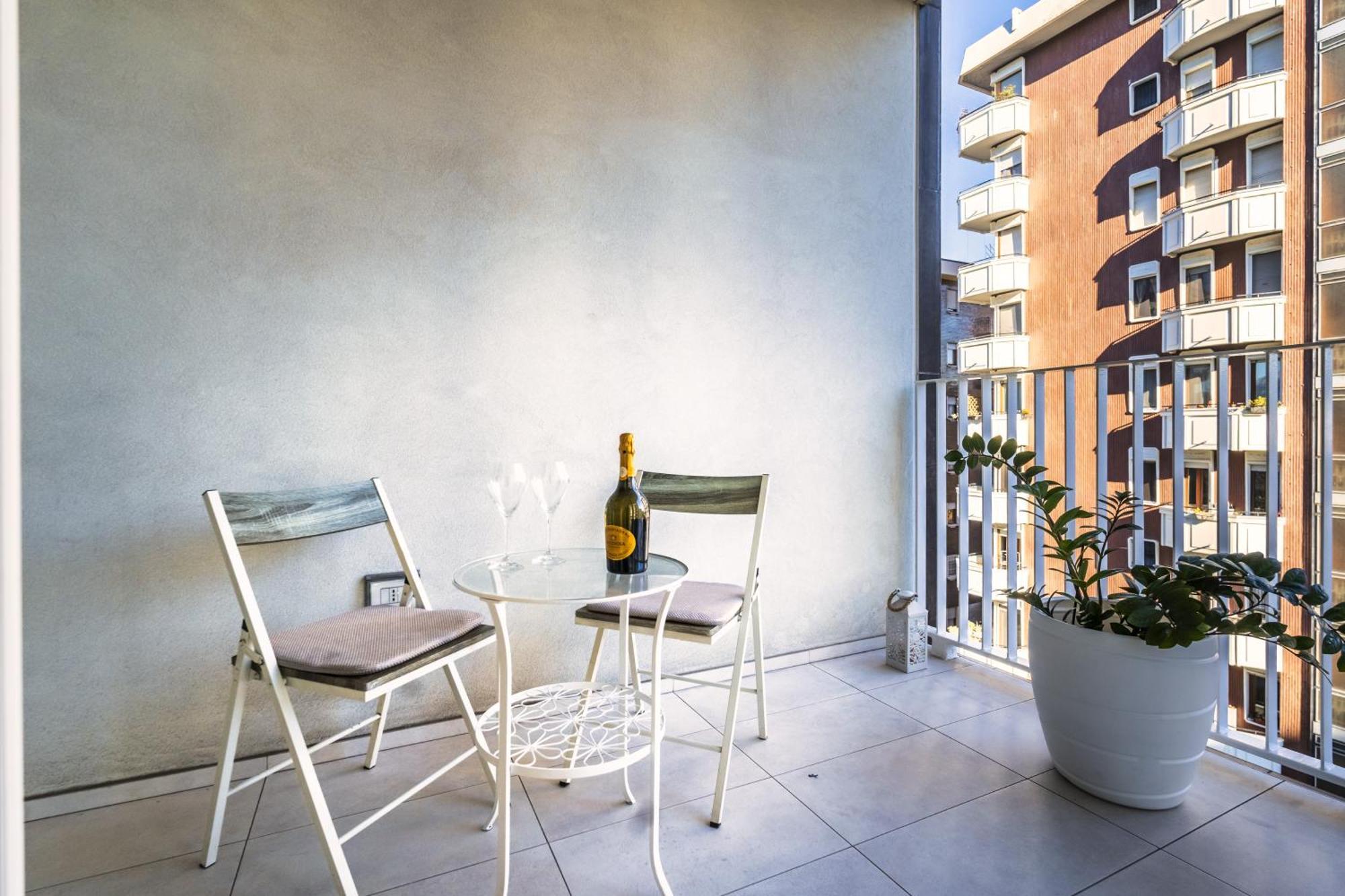 Appartement 5 Min Walk From Subway Elegant & Modern à Milan Extérieur photo
